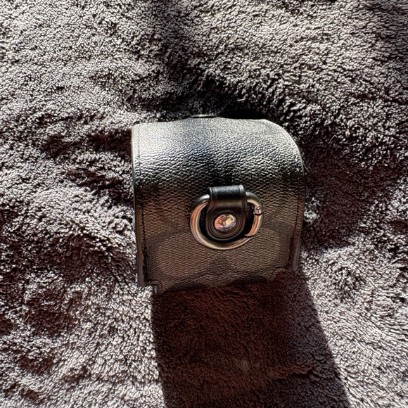 Coach earphone case - Picture 2 of 3